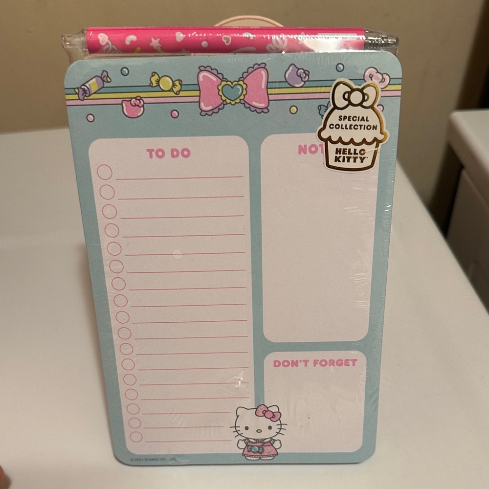 Hello Kitty Blue and Pink Notepad Set